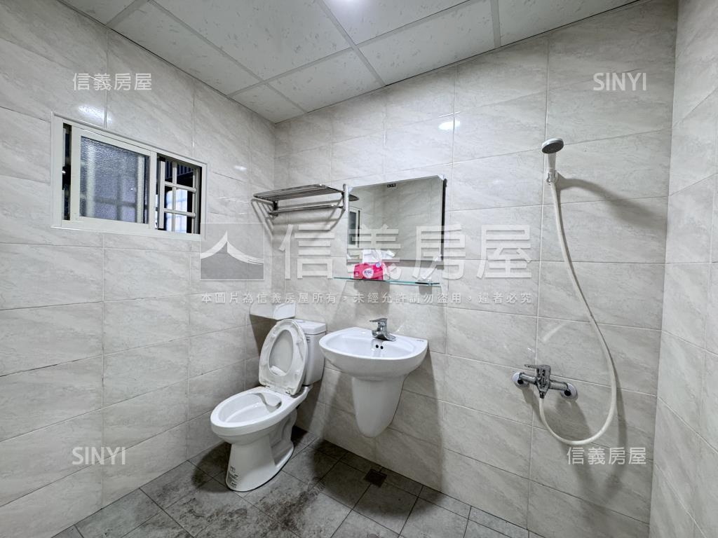 茄萣面寬約１３米土地房屋室內格局與周邊環境