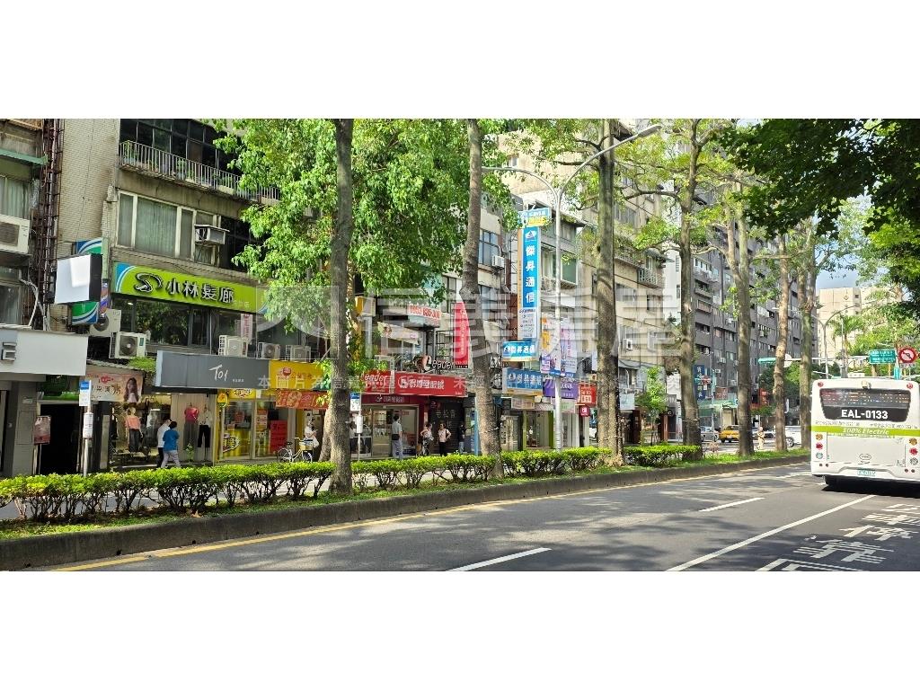 民生社區低價人潮錢潮金店房屋室內格局與周邊環境