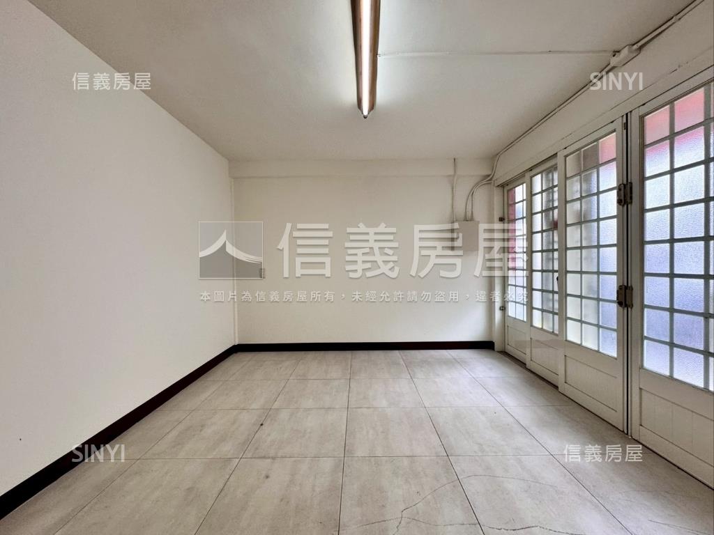 南陽孝親透天方便停車房屋室內格局與周邊環境