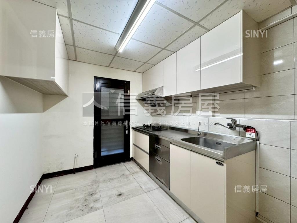 南陽孝親透天方便停車房屋室內格局與周邊環境
