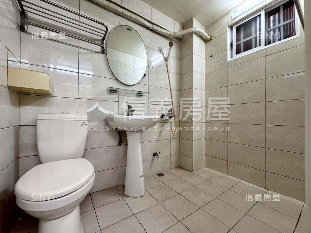 南陽孝親透天方便停車房屋室內格局與周邊環境