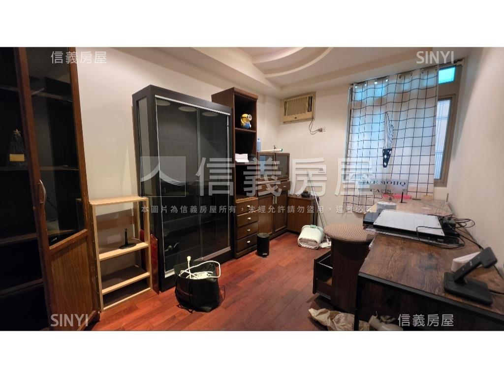 專任。正龍安街透天金店面房屋室內格局與周邊環境