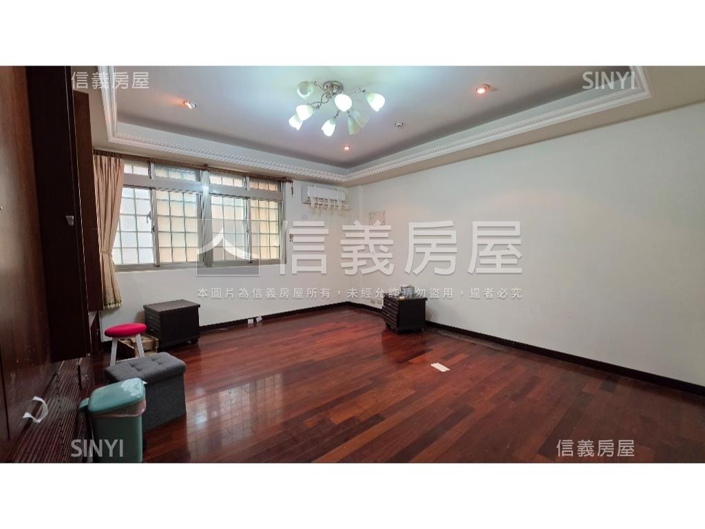 專任。正龍安街透天金店面房屋室內格局與周邊環境