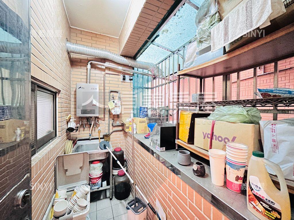 專任。正龍安街透天金店面房屋室內格局與周邊環境