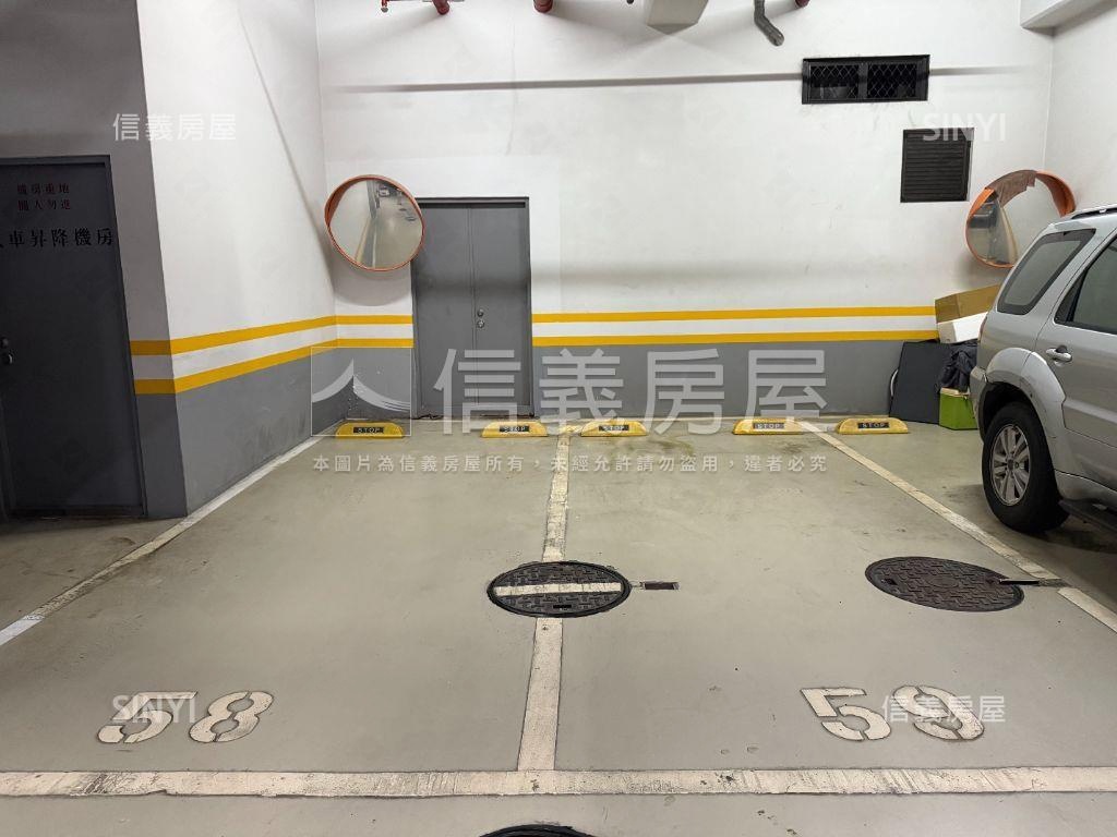 師大隱休旅車平面車位房屋室內格局與周邊環境