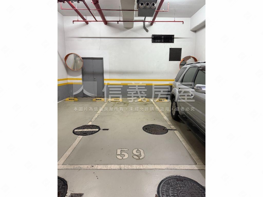 師大隱休旅車平面車位房屋室內格局與周邊環境