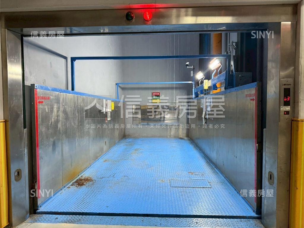 師大隱休旅車平面車位房屋室內格局與周邊環境