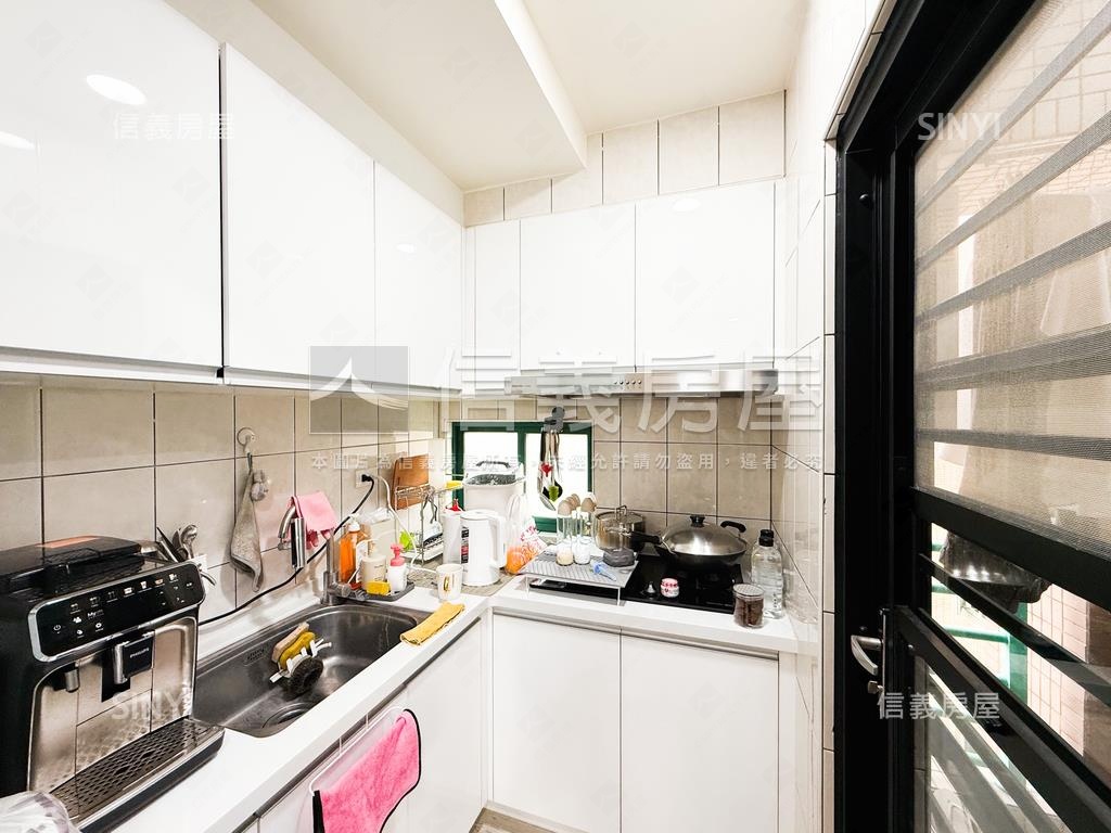 鼎山高樓美景裝潢三房平車房屋室內格局與周邊環境