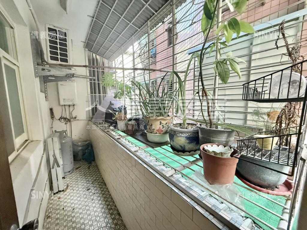 員山公園二樓邊間大四房房屋室內格局與周邊環境
