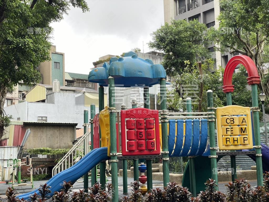 新明寬敞明亮美寓房屋室內格局與周邊環境