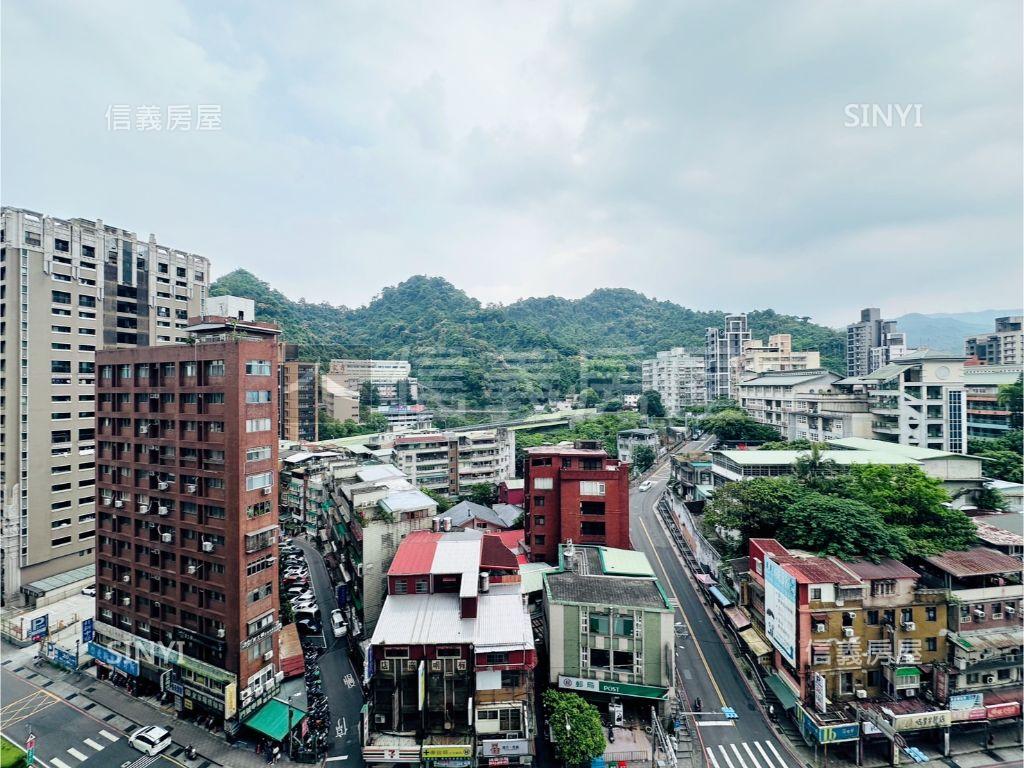 碧潭捷運綠意景觀大戶房屋室內格局與周邊環境