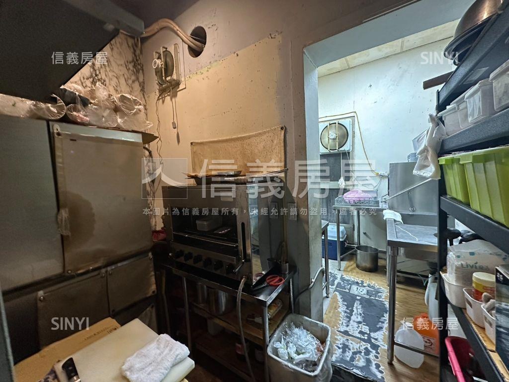 中正燙金店面房屋室內格局與周邊環境