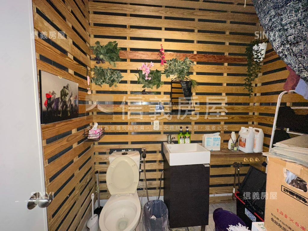 中正燙金店面房屋室內格局與周邊環境