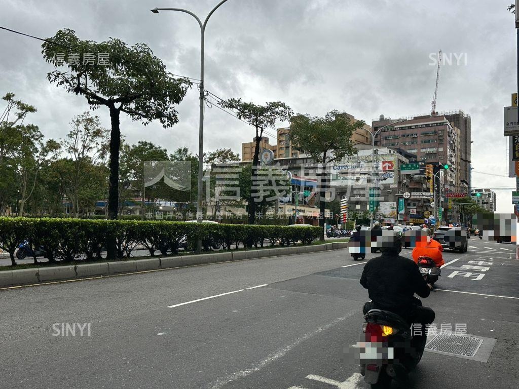 中正燙金店面房屋室內格局與周邊環境