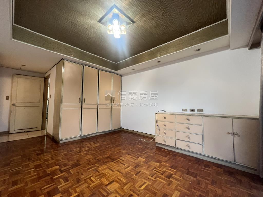 近北市四房電梯美屋房屋室內格局與周邊環境