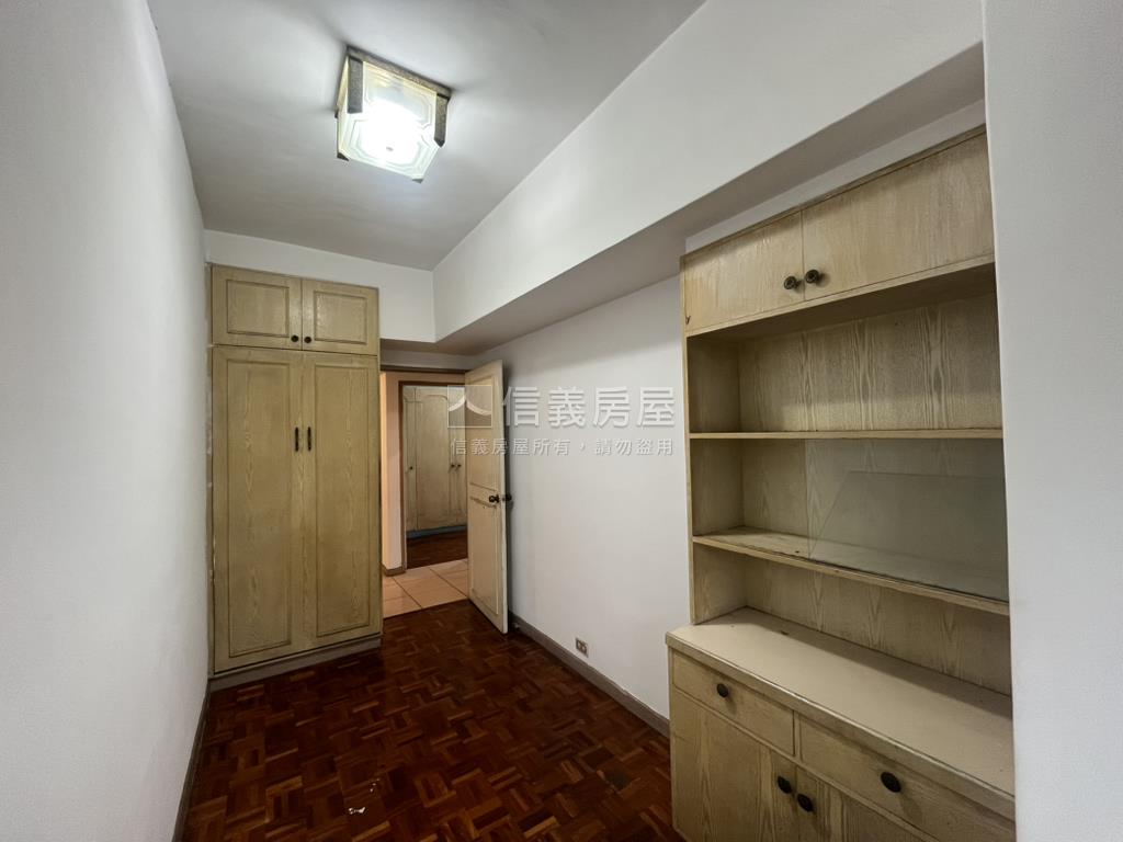 近北市四房電梯美屋房屋室內格局與周邊環境