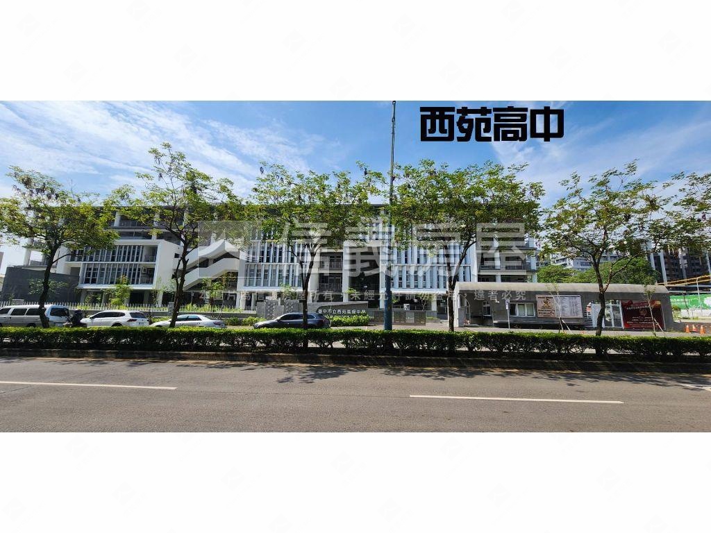 北十二期大面寬店面好讚房屋室內格局與周邊環境