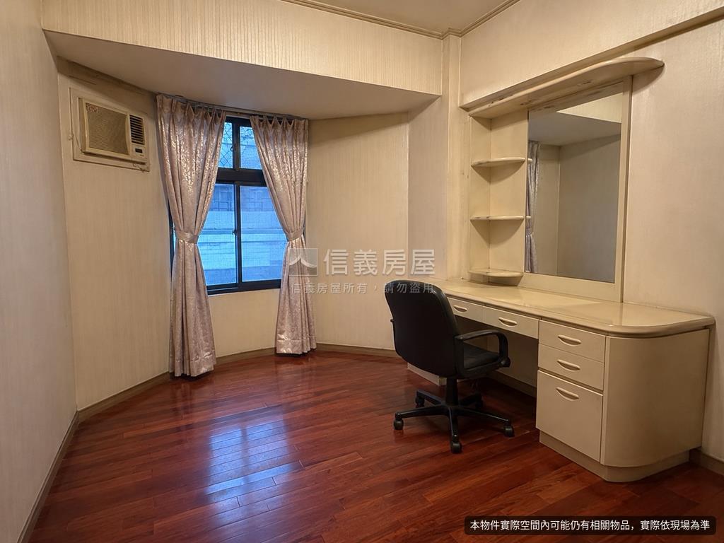 碧湖湖畔。美麗四房房屋室內格局與周邊環境