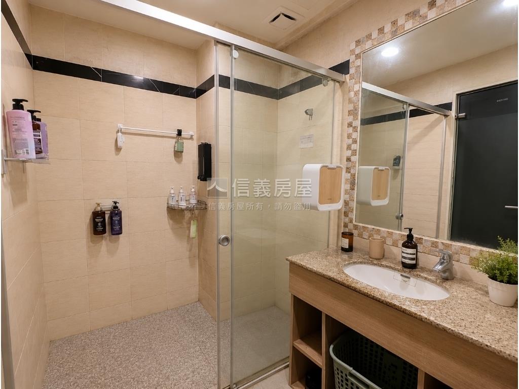 台北灣觀海渡假級景觀３房房屋室內格局與周邊環境