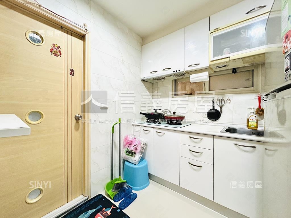 專任委託。成家小資屋房屋室內格局與周邊環境