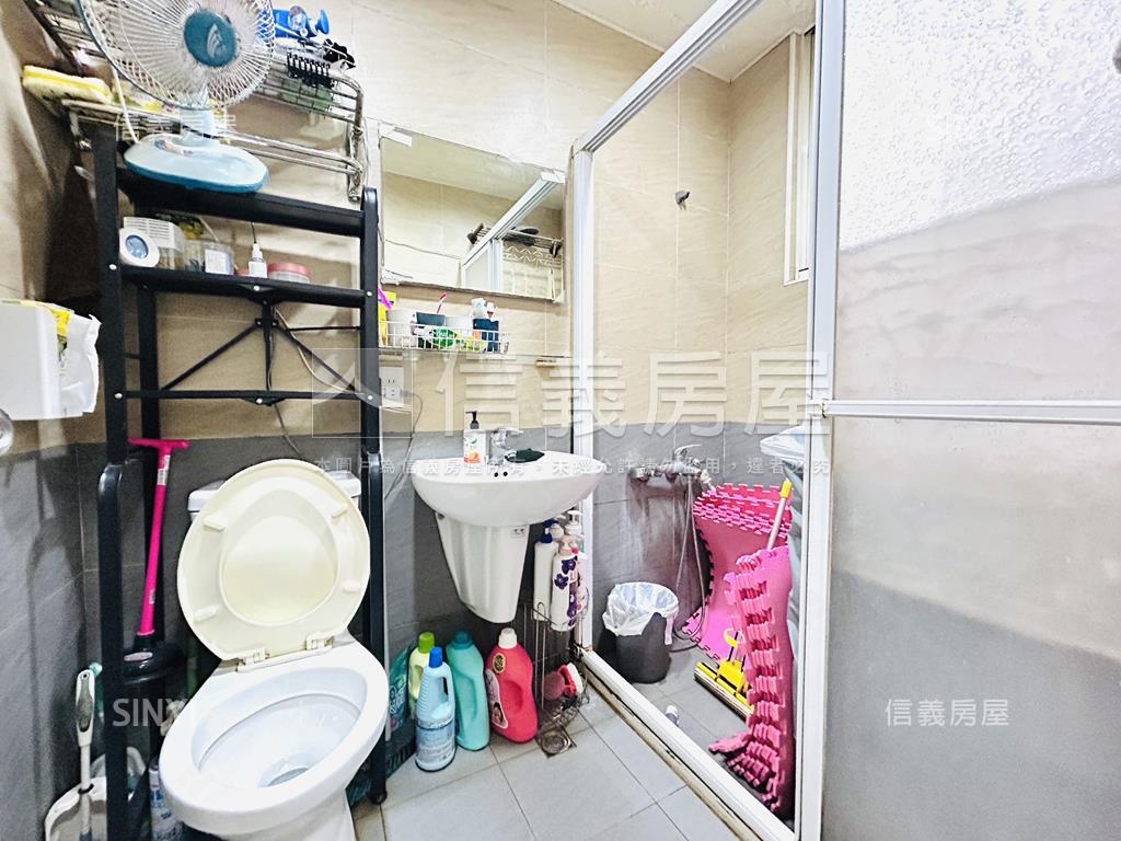 專任委託。成家小資屋房屋室內格局與周邊環境