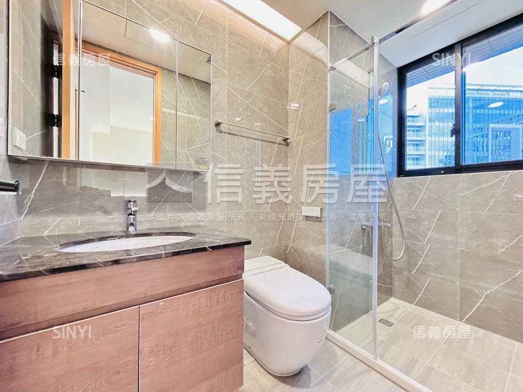 青埔Ａ１８Ｗ站前高樓３房房屋室內格局與周邊環境