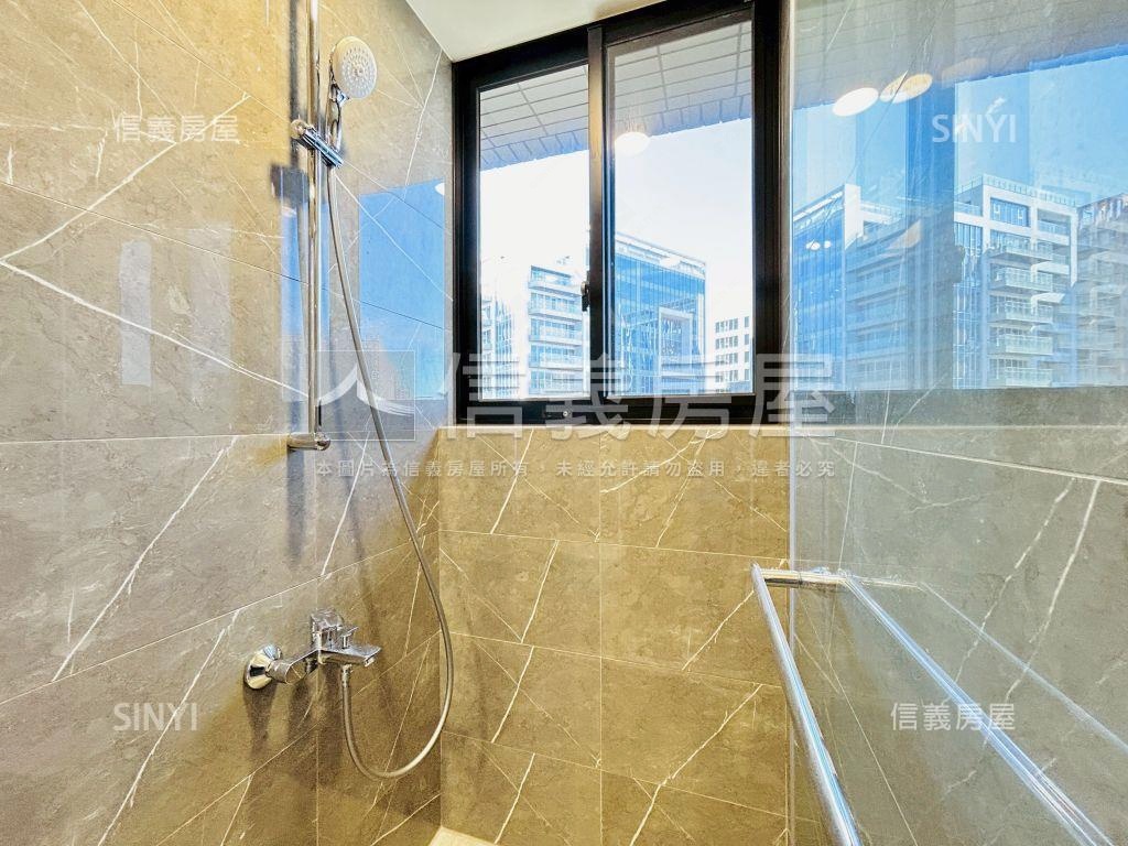 青埔Ａ１８Ｗ站前高樓３房房屋室內格局與周邊環境