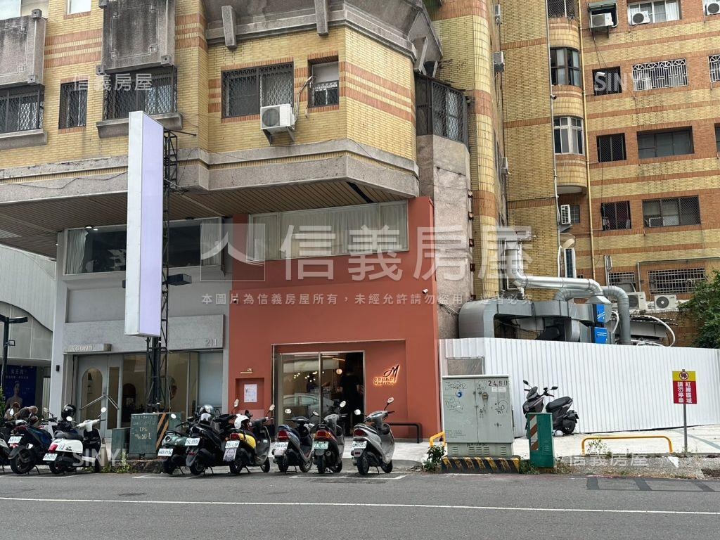 富民商圈正路醒目店面房屋室內格局與周邊環境