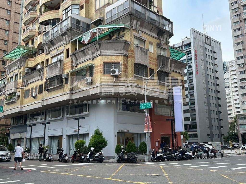 富民商圈正路醒目店面房屋室內格局與周邊環境