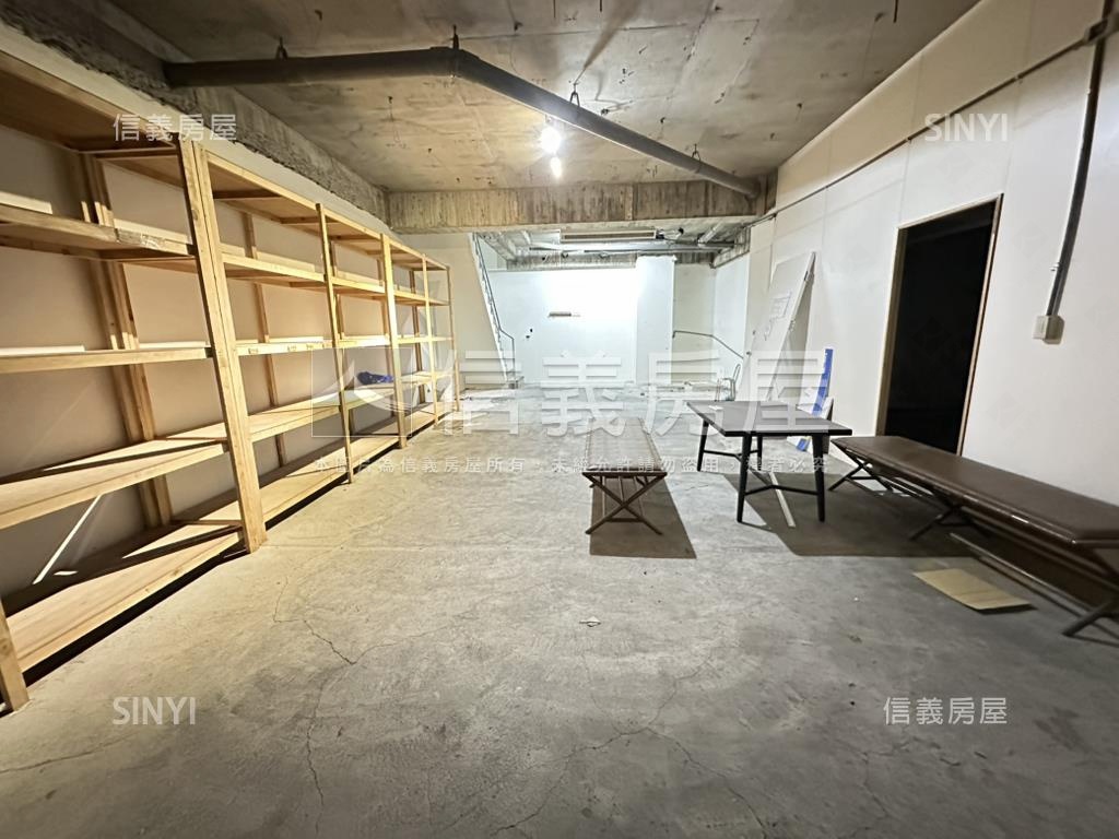 富民商圈正路醒目店面房屋室內格局與周邊環境