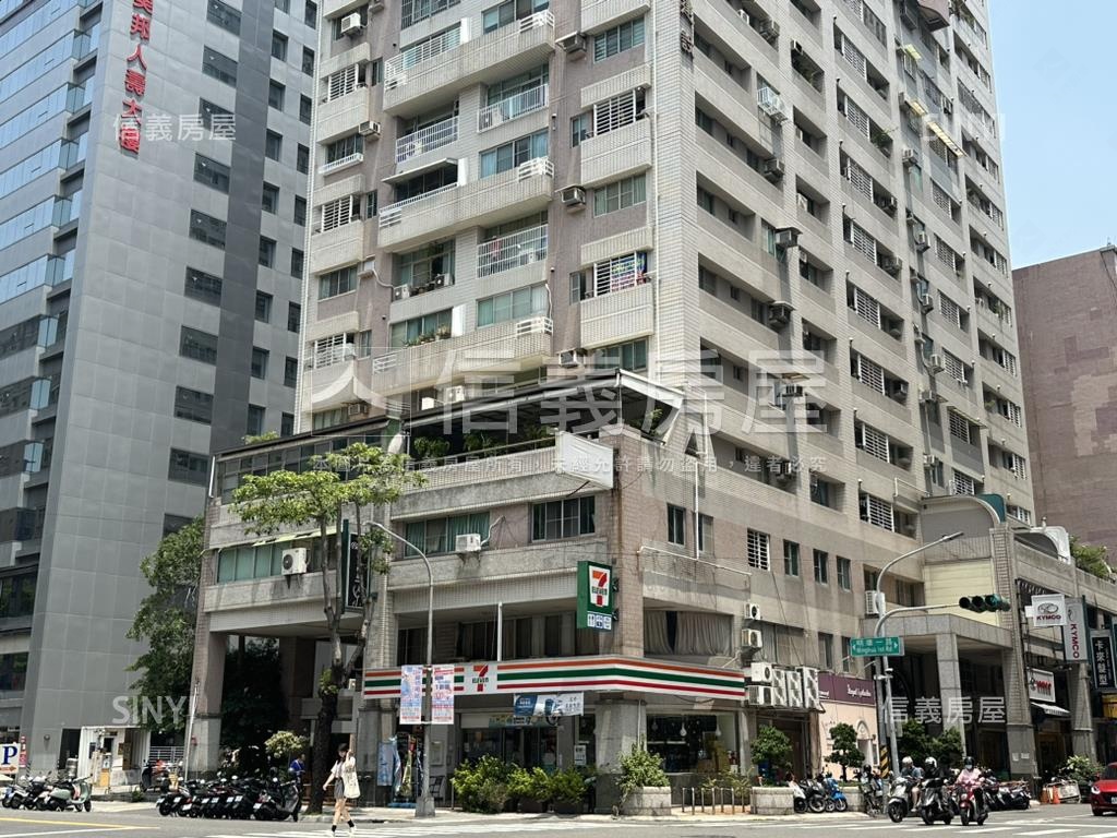 富民商圈正路醒目店面房屋室內格局與周邊環境