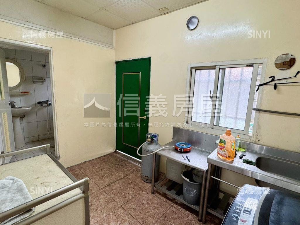 近未來捷運·大馬路上透天房屋室內格局與周邊環境