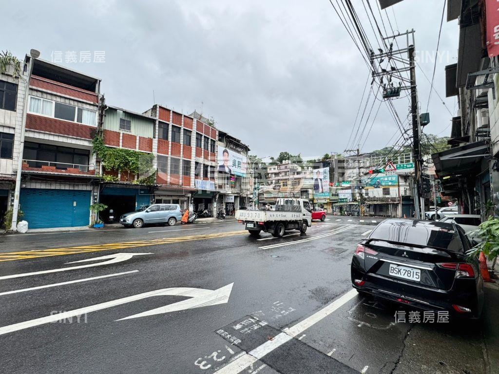 近未來捷運·大馬路上透天房屋室內格局與周邊環境