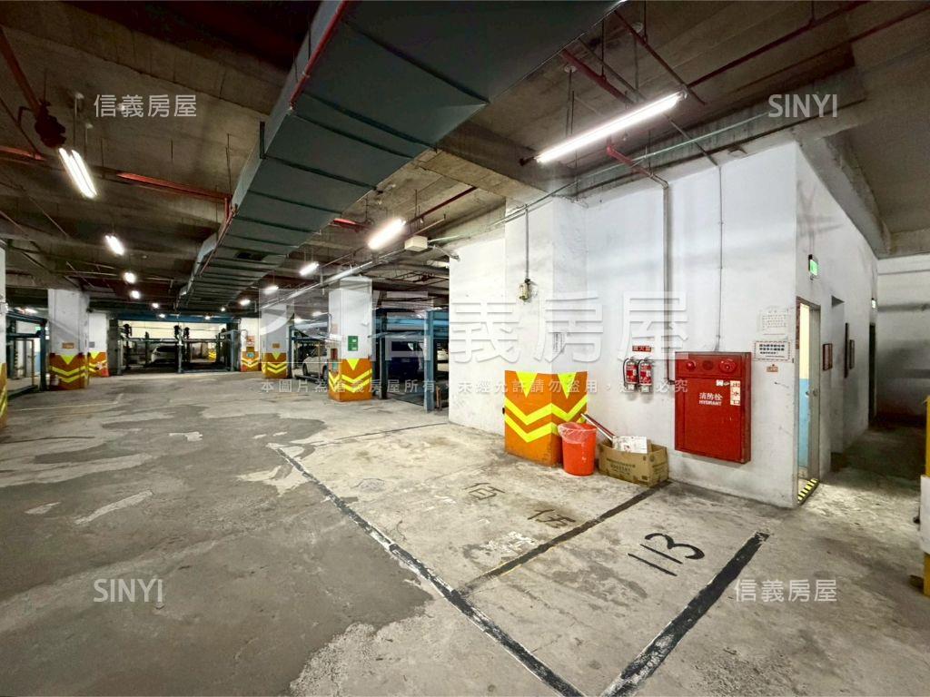 大坪林‧一層一戶聚財辦公房屋室內格局與周邊環境