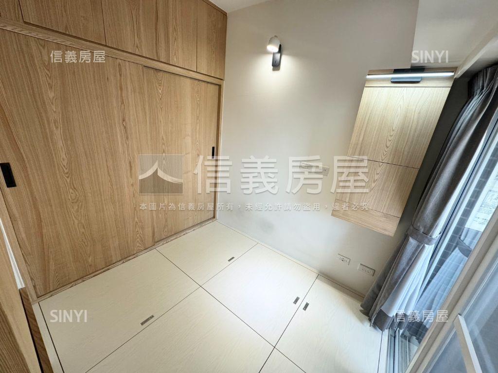 大都會公園２房平面車位房屋室內格局與周邊環境