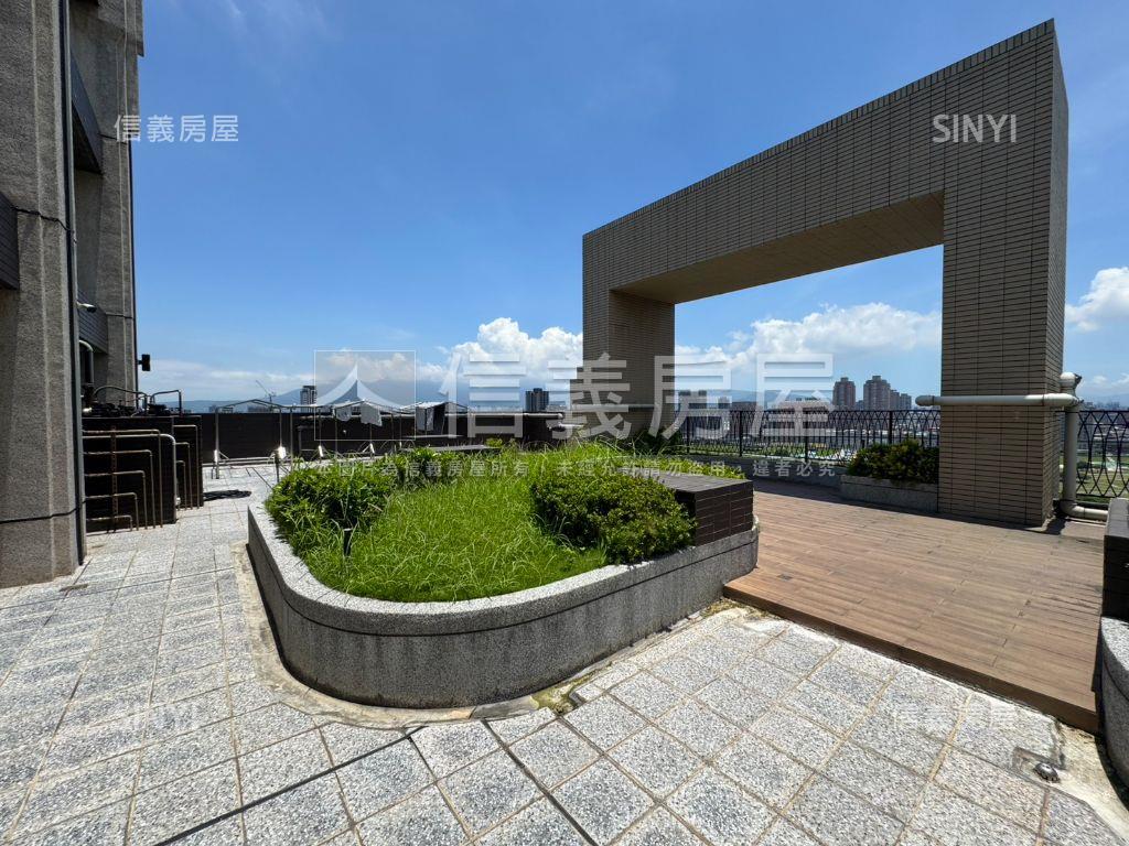 大都會公園２房平面車位房屋室內格局與周邊環境