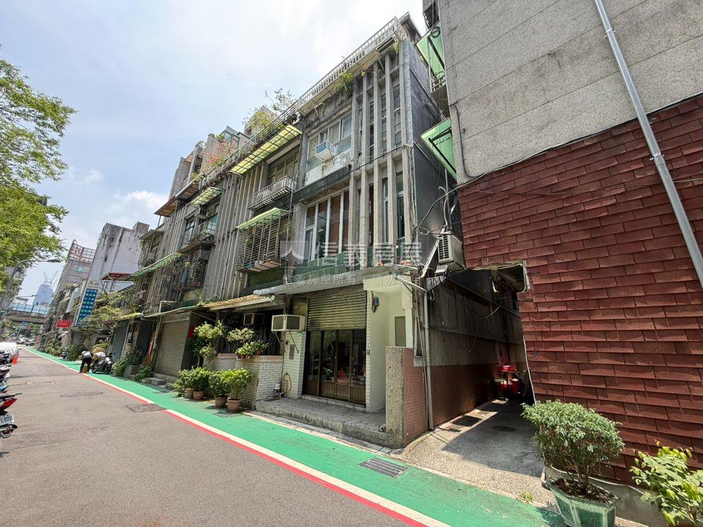 稀有高土持。美寓大空間房屋室內格局與周邊環境
