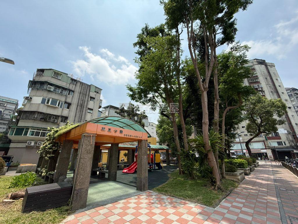 稀有高土持。美寓大空間房屋室內格局與周邊環境