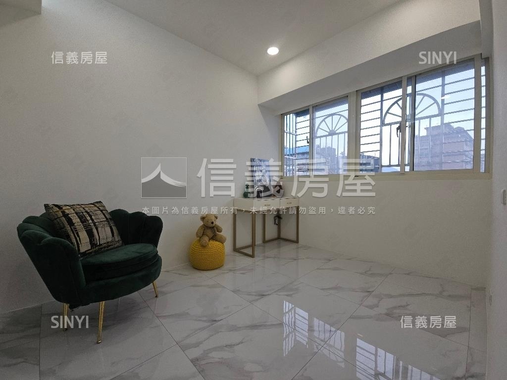 我家住市中心的四房房屋室內格局與周邊環境