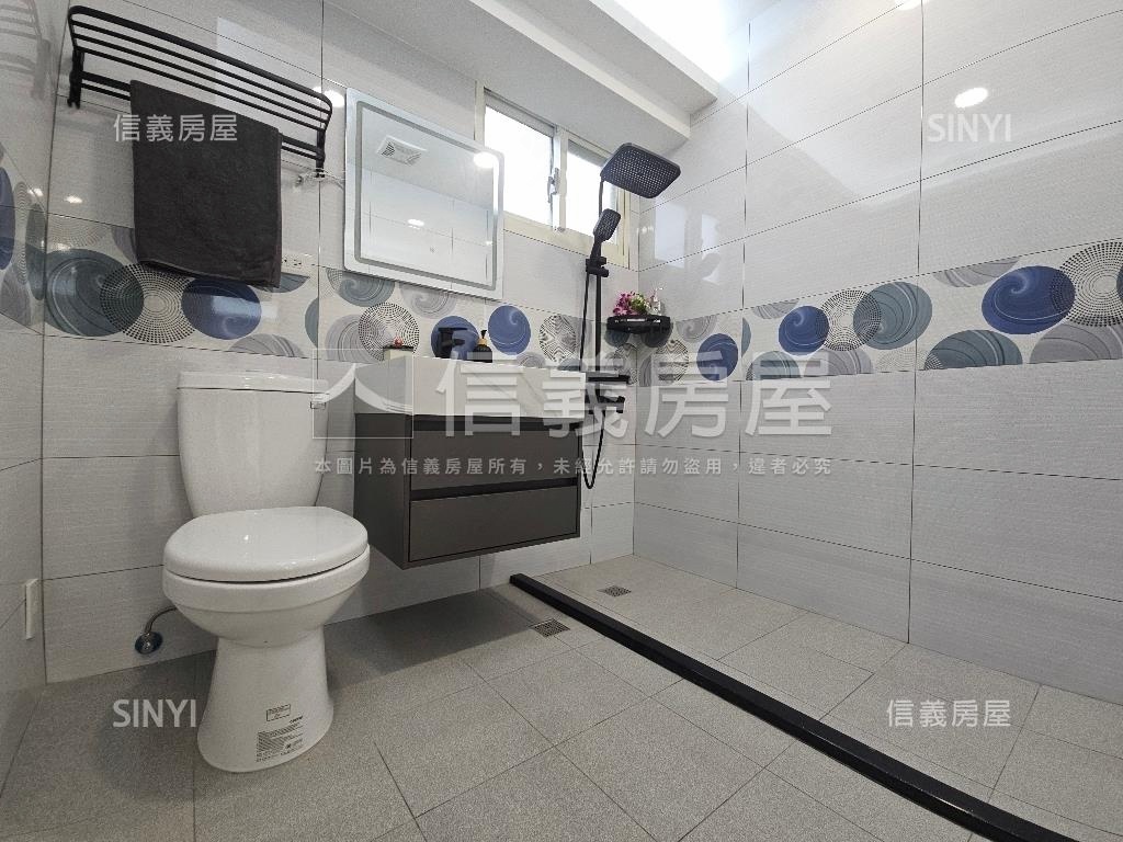 我家住市中心的四房房屋室內格局與周邊環境