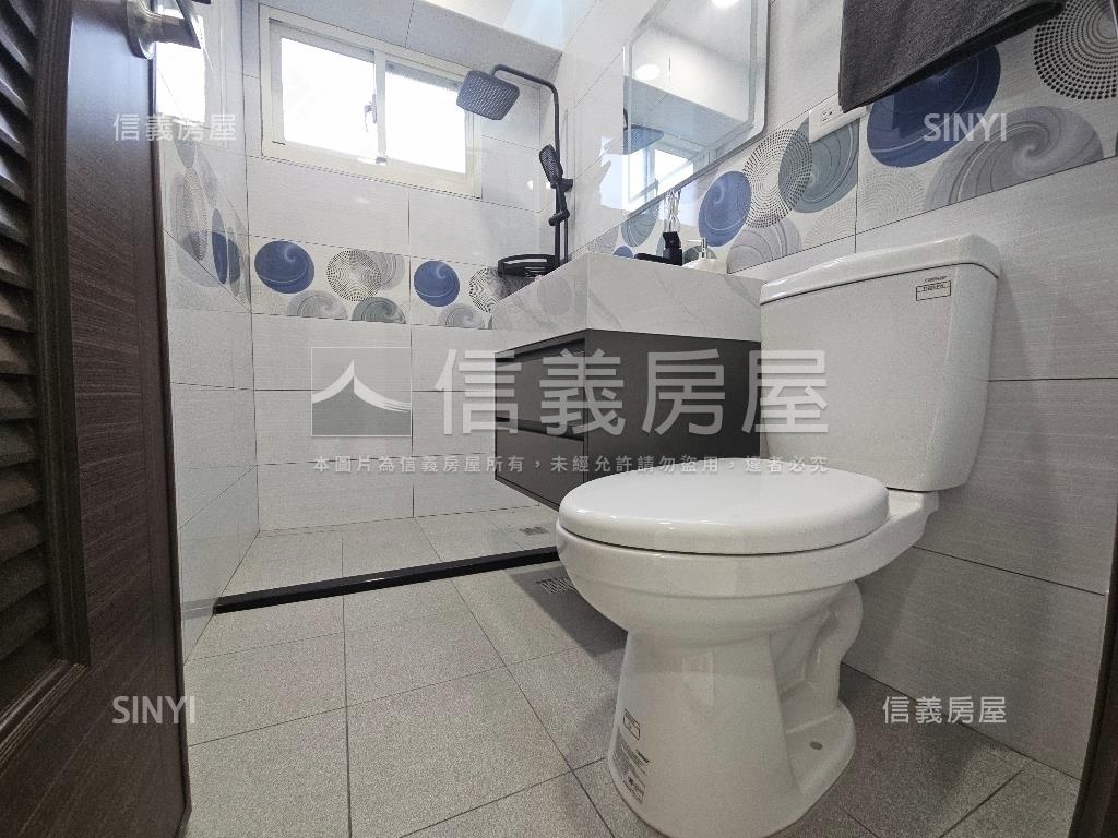 我家住市中心的四房房屋室內格局與周邊環境