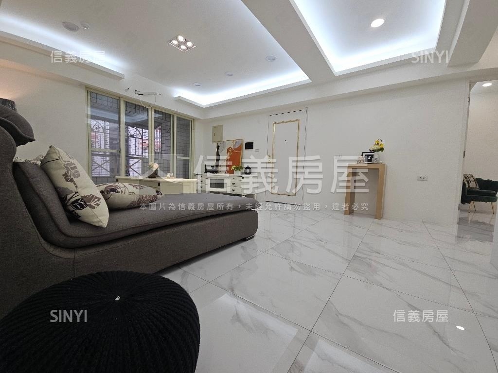 我家住市中心的四房房屋室內格局與周邊環境