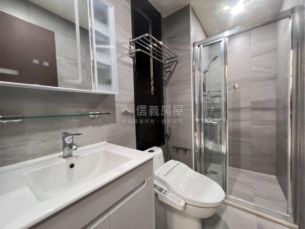 近南興國小精緻兩房附車位房屋室內格局與周邊環境