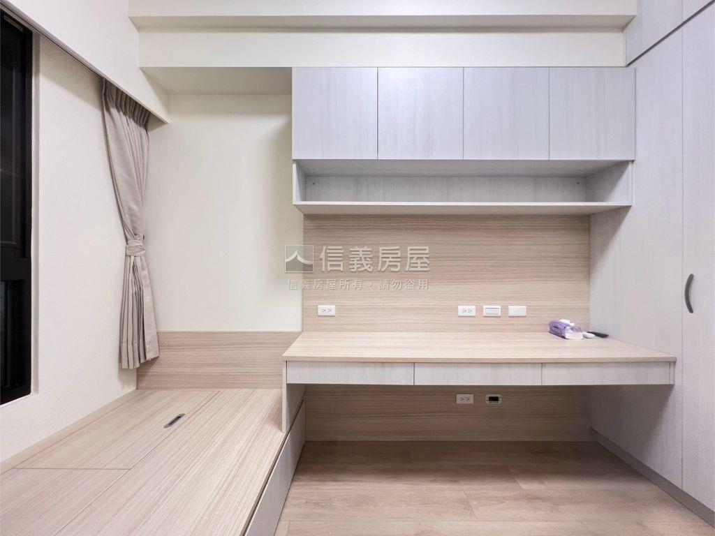 近南興國小精緻兩房附車位房屋室內格局與周邊環境