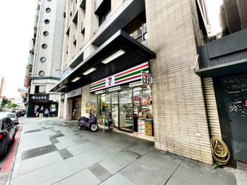 林森南京超商金店面