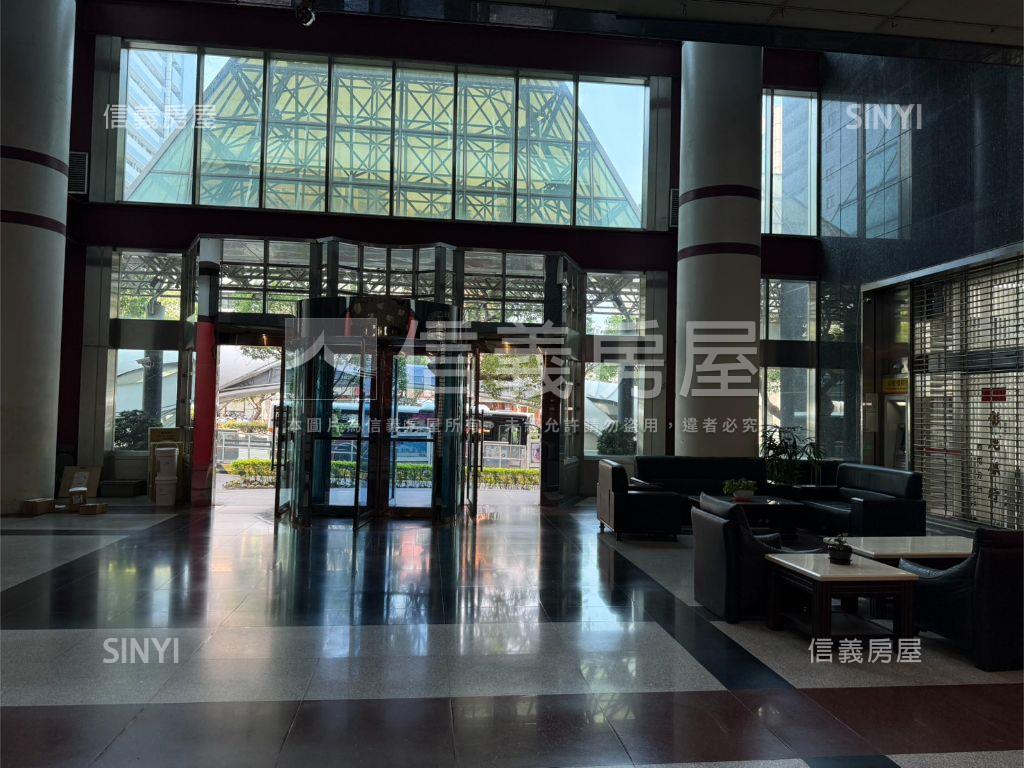 中港世貿天下商辦Ａ房屋室內格局與周邊環境