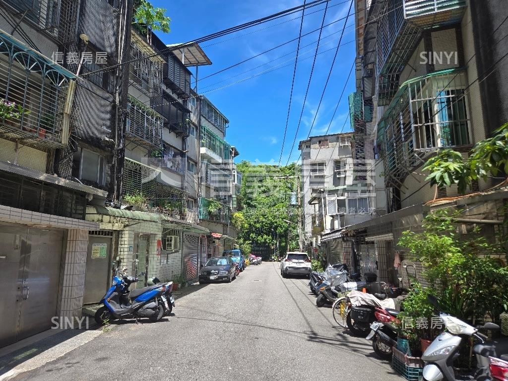 近捷運公寓三樓房屋室內格局與周邊環境