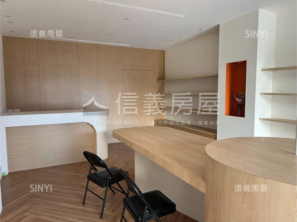 極致品味新興路店面房屋室內格局與周邊環境