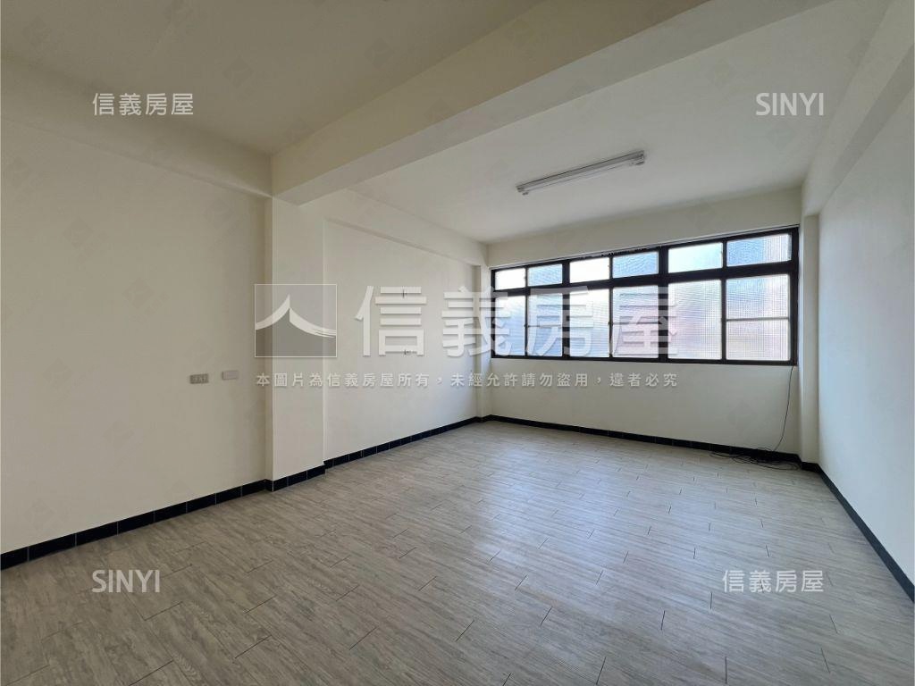 極致品味新興路店面房屋室內格局與周邊環境