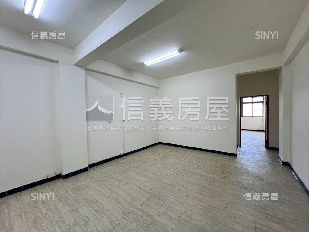 極致品味新興路店面房屋室內格局與周邊環境